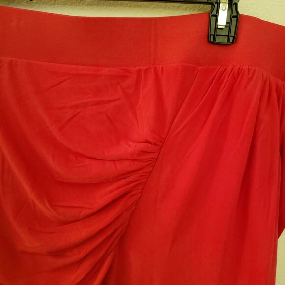 Torrid Tulip Hem Ruched Holiday Red Bodycon Skirt Size 2x EUC - Picture 5 of 9